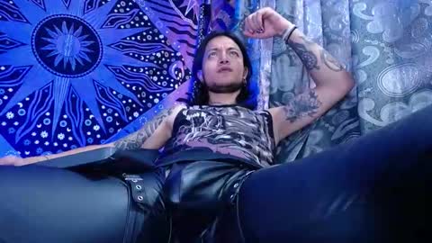 Snapshot of dicaprioo_ chatting on 10/01/25, 05:41 DICAPRIO online show from 10/01/25, 05:41