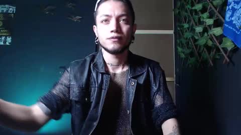 Snapshot of dicaprioo_ chatting on 11/05/25, 02:44 DICAPRIO online show from 11/05/25, 02:44