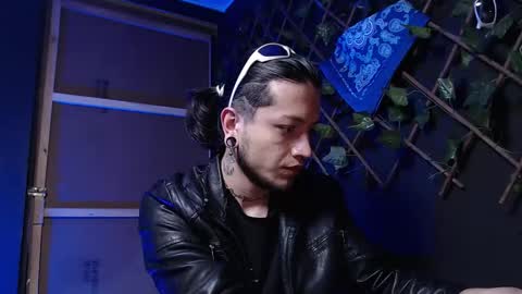 Snapshot of dicaprioo_ chatting on 12/01/25, 10:15 DICAPRIO online show from 12/01/25, 10:15