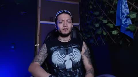 Snapshot of dicaprioo_ chatting on 12/17/25, 01:00 DICAPRIO online show from 12/17/25, 01:00