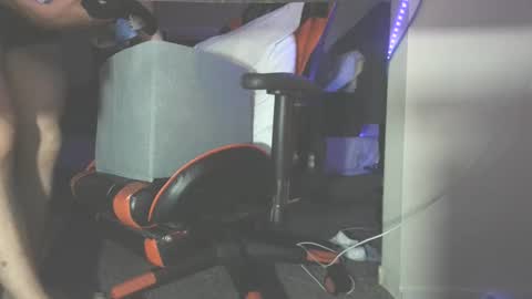 Dick And Muscle online show from 10/01/25, 10:16