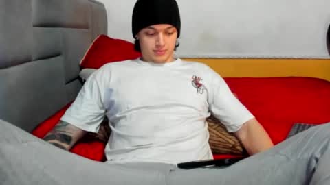 Snapshot of dick_demon_1 chatting on 09/17/25, 06:53 jhon online show from 09/17/25, 06:53