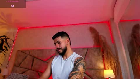 Snapshot of dickgriffith chatting on 11/06/25, 07:48 Dick Griffith online show from 11/06/25, 07:48