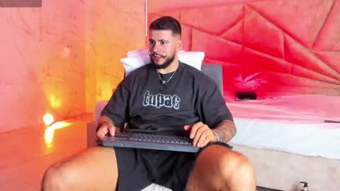 Snapshot of dickgriffith chatting on 11/30/25, 01:59 Dick Griffith online show from 11/30/25, 01:59