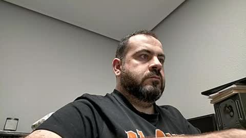 Snapshot of dicktracy_86 chatting on 03/01/25, 06:32 DANI online show from 03/01/25, 06:32