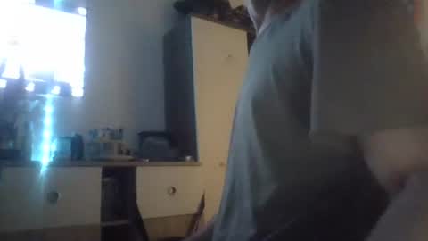 Snapshot of dickxxxd chatting on 11/20/25, 11:37 dickxxxd online show from 11/20/25, 11:37