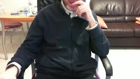 Snapshot of didonc chatting on 04/05/26, 07:55 didonc from france..... online show from 04/05/26, 07:55