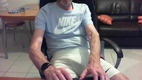 Snapshot of didonc chatting on 05/03/26, 08:15 didonc from france..... online show from 05/03/26, 08:15