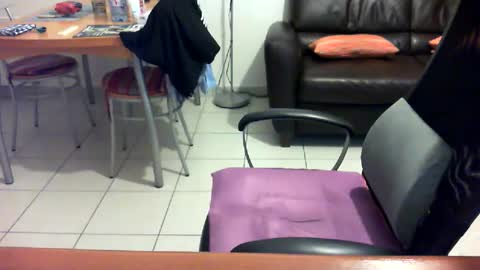 Snapshot of didonc chatting on 06/11/26, 08:07 didonc from france..... online show from 06/11/26, 08:07