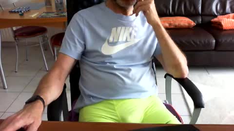 Snapshot of didonc chatting on 06/12/26, 08:13 didonc from france..... online show from 06/12/26, 08:13