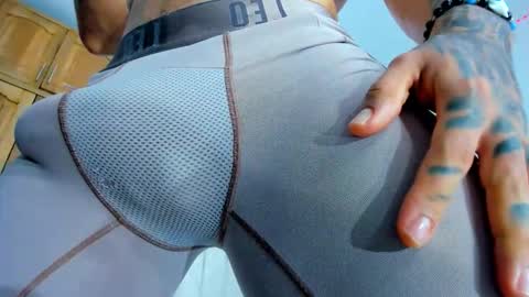 Snapshot of diego__cruz chatting on 11/27/25, 11:01 Diego online show from 11/27/25, 11:01