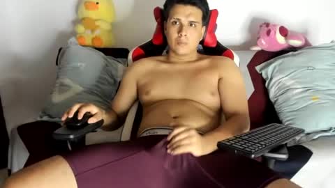 Snapshot of diegodelgado200521 chatting on 06/13/26, 12:08 alexerdiego online show from 06/13/26, 12:08