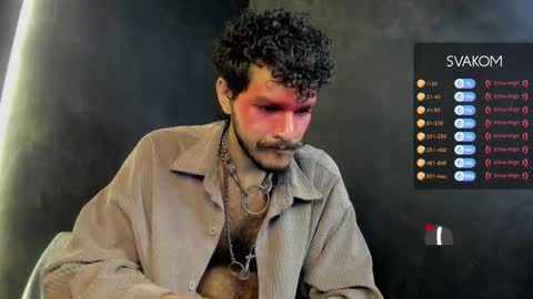 Snapshot of diemond_latinx98 chatting on 11/15/25, 10:26 diemond_latinx98 online show from 11/15/25, 10:26