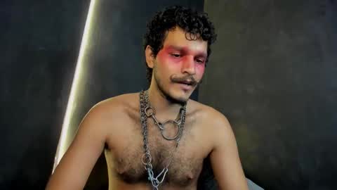 Snapshot of diemond_latinx98 chatting on 11/27/25, 06:32 diemond_latinx98 online show from 11/27/25, 06:32