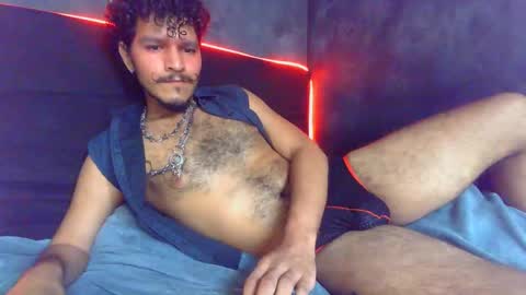 diemond_latinx98 online show from 03/09/26, 01:15