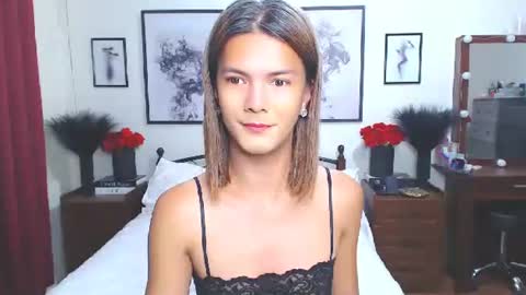 Dennesse online show from 10/31/25, 01:23