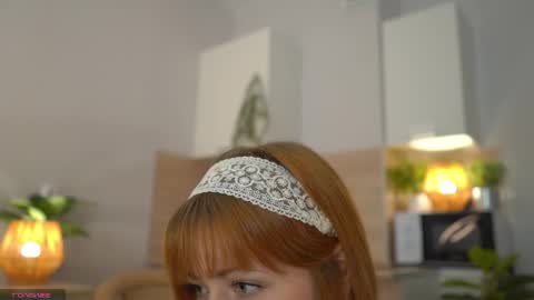 Snapshot of dietmountaindew_ chatting on 09/21/25, 06:53 Sophie online show from 09/21/25, 06:53