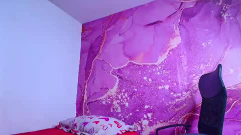 Snapshot of diiosa_latina chatting on 05/19/26, 01:56 diiosa_latina online show from 05/19/26, 01:56