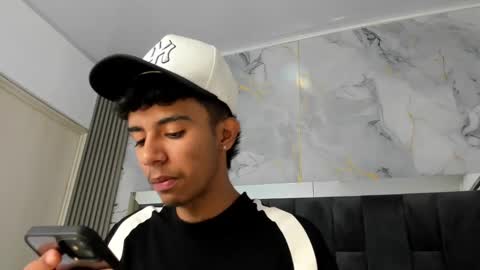 Snapshot of dikey_18 chatting on 03/07/25, 09:06 dikey_18 online show from 03/07/25, 09:06