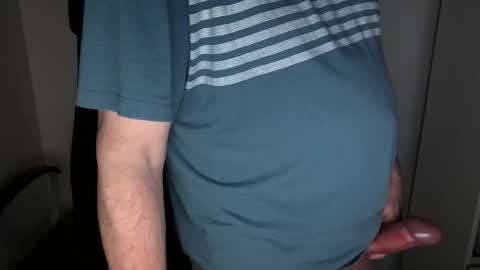 Snapshot of diki3333333333 chatting on 11/25/25, 12:21 Nick online show from 11/25/25, 12:21