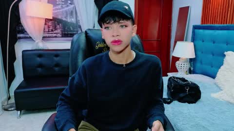  DILAN online show from 05/17/26, 07:32