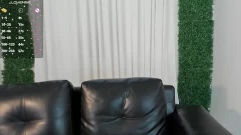 Snapshot of dilary_ chatting on 10/26/25, 02:56 Dilary online show from 10/26/25, 02:56