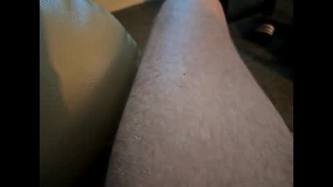 Snapshot of dilf232323 chatting on 09/21/25, 06:48 Dilf online show from 09/21/25, 06:48