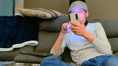 Snapshot of dilldough405 chatting on 12/18/24, 01:23 Dilldough405 online show from 12/18/24, 01:23