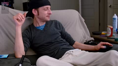 Snapshot of dilldough405 chatting on 12/24/24, 11:38 Dilldough405 online show from 12/24/24, 11:38