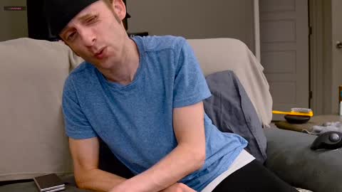 Snapshot of dilldough405 chatting on 12/24/24, 09:11 Dilldough405 online show from 12/24/24, 09:11