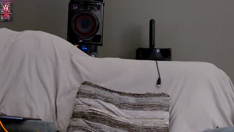 Snapshot of dilldough405 chatting on 12/27/24, 11:31 Dilldough405 online show from 12/27/24, 11:31