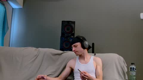 Snapshot of dilldough405 chatting on 12/28/24, 10:02 Dilldough405 online show from 12/28/24, 10:02