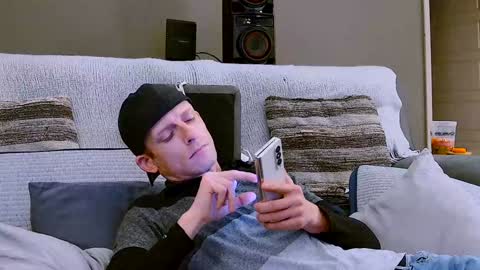 Snapshot of dilldough405 chatting on 02/06/25, 09:28 Dilldough405 online show from 02/06/25, 09:28