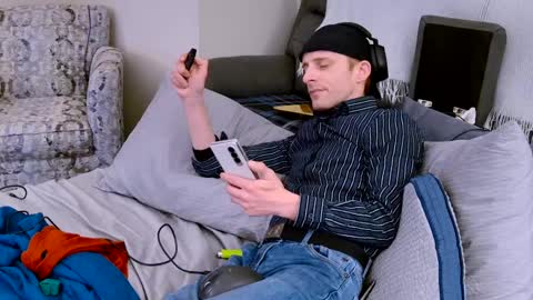 Snapshot of dilldough405 chatting on 02/22/25, 05:12 Dilldough405 online show from 02/22/25, 05:12