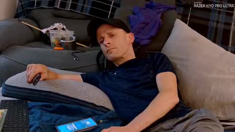 Snapshot of dilldough405 chatting on 09/17/25, 07:04 Dilldough405 online show from 09/17/25, 07:04