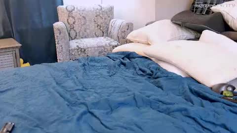 Snapshot of dilldough405 chatting on 09/19/25, 03:02 Dilldough405 online show from 09/19/25, 03:02