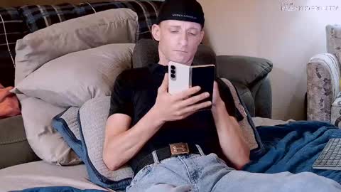 Snapshot of dilldough405 chatting on 09/20/25, 01:12 Dilldough405 online show from 09/20/25, 01:12