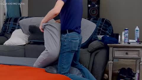 Snapshot of dilldough405 chatting on 10/23/25, 11:57 Dilldough405 online show from 10/23/25, 11:57