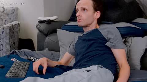 Snapshot of dilldough405 chatting on 10/25/25, 05:37 Dilldough405 online show from 10/25/25, 05:37