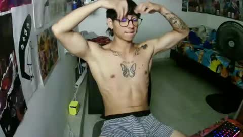 Snapshot of dillom420 chatting on 07/13/26, 03:42 dillom420 online show from 07/13/26, 03:42