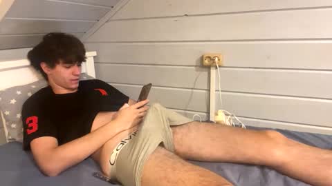 Snapshot of dimamozaev400 chatting on 11/05/25, 04:34 Dima online show from 11/05/25, 04:34