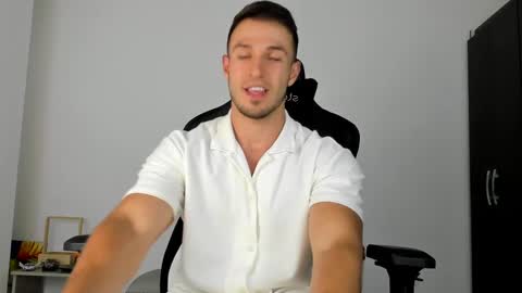 Snapshot of dimitricaruso chatting on 03/05/25, 04:24 dimitricaruso online show from 03/05/25, 04:24