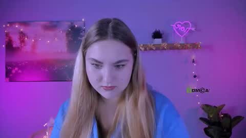 dina_bloom online show from 12/19/25, 09:38