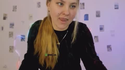 dina_bloom online show from 02/09/26, 08:46