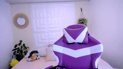 DINA online show from 06/27/26, 04:23