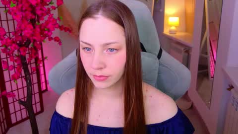 Snapshot of dina_peach chatting on 03/19/26, 05:44 Dina online show from 03/19/26, 05:44