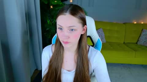 Snapshot of dina_peach chatting on 05/09/26, 06:18 Dina online show from 05/09/26, 06:18