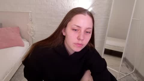 Snapshot of dina_peach chatting on 05/22/26, 06:31 Dina online show from 05/22/26, 06:31