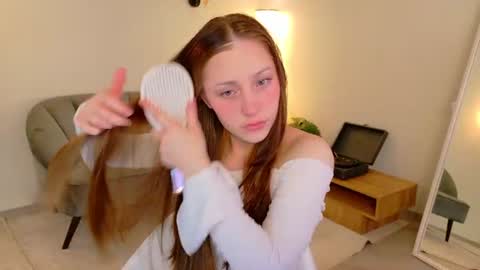 Dina online show from 07/19/26, 05:55