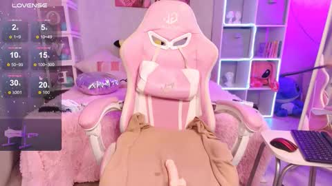 Dina online show from 10/22/25, 04:24